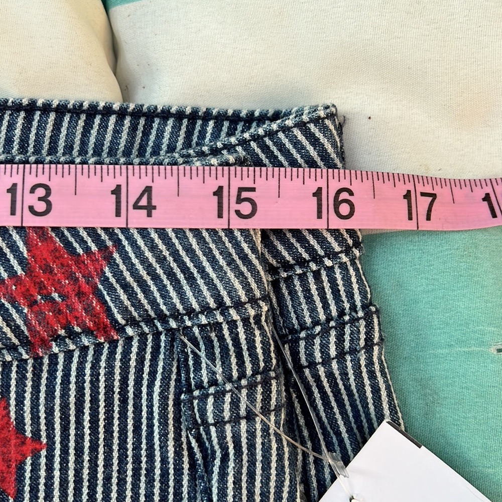 NWT Simply Short Cut Off Denim Shorts with Red Stars - Picture 13 of 13